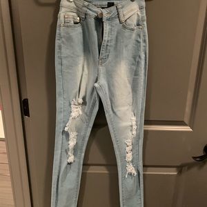 High waist distressed jeans
